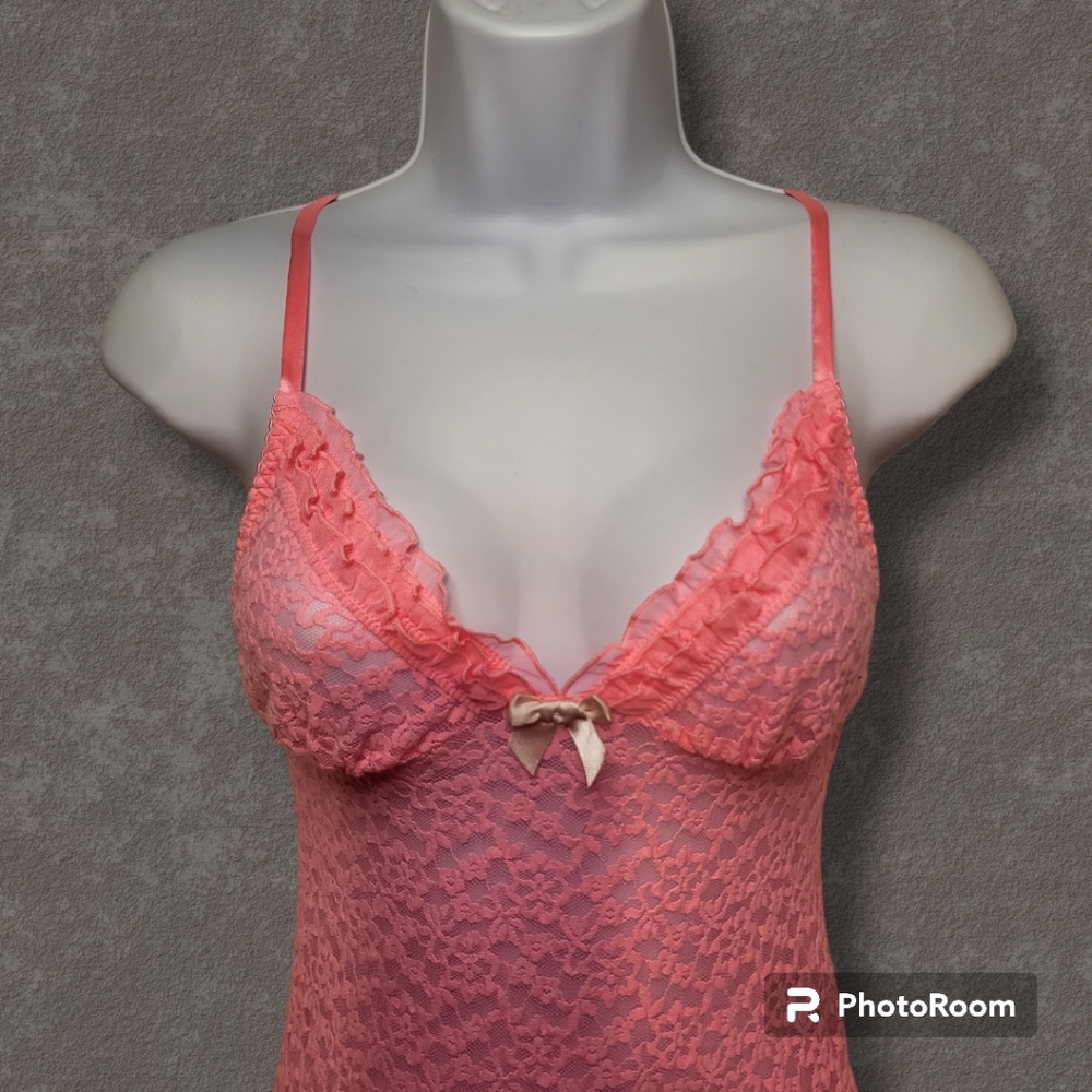 Victoria's Secret Pink Bubble Gum Intimates Lace Slip Size Medium